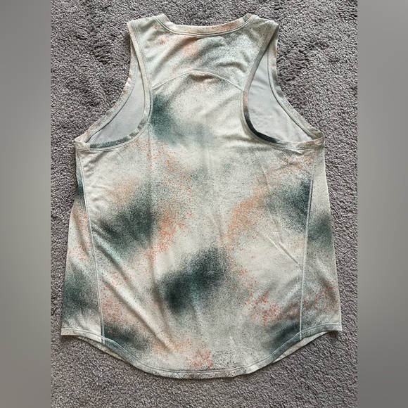 Lululemon High Neck Running and Training Tank Size 6 - Picture 3 of 3